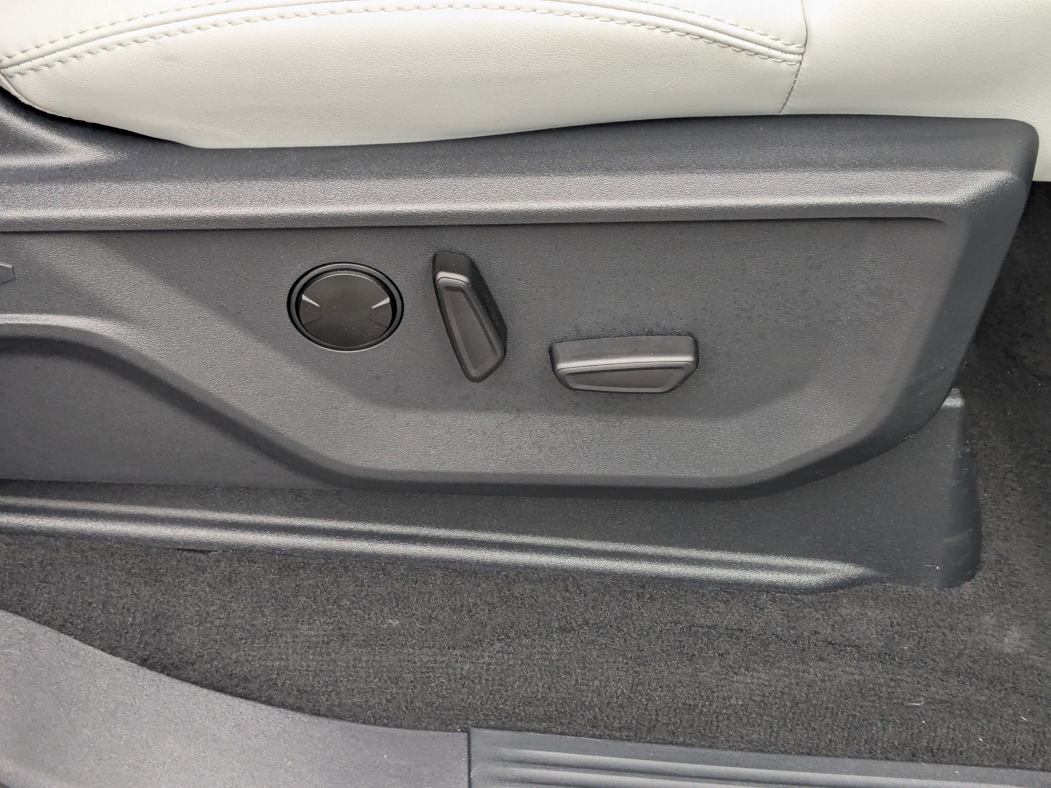 Certified 2025 Ford Expedition Max Platinum w/ Driver's Package image 44