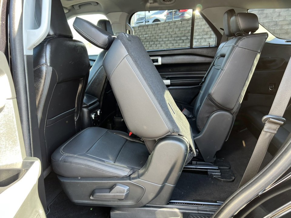 Certified 2023 Ford Explorer Limited w/ Limited Technology Package image 9