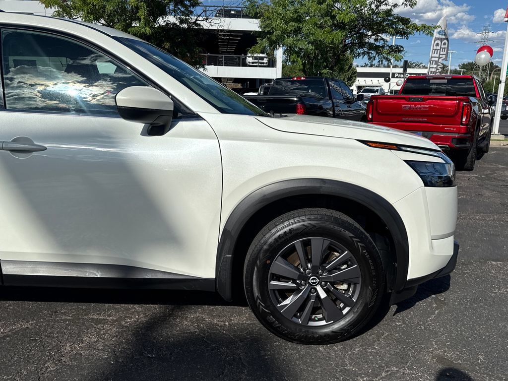 Used 2022 Nissan Pathfinder SV w/ SV Black Package FWD image 36