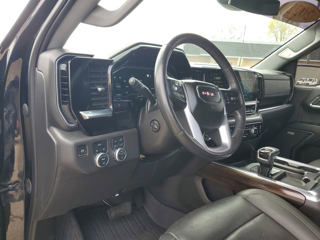 Used 2022 GMC Sierra 1500 SLT w/ SLT Premium Package AWD/4WD image 18