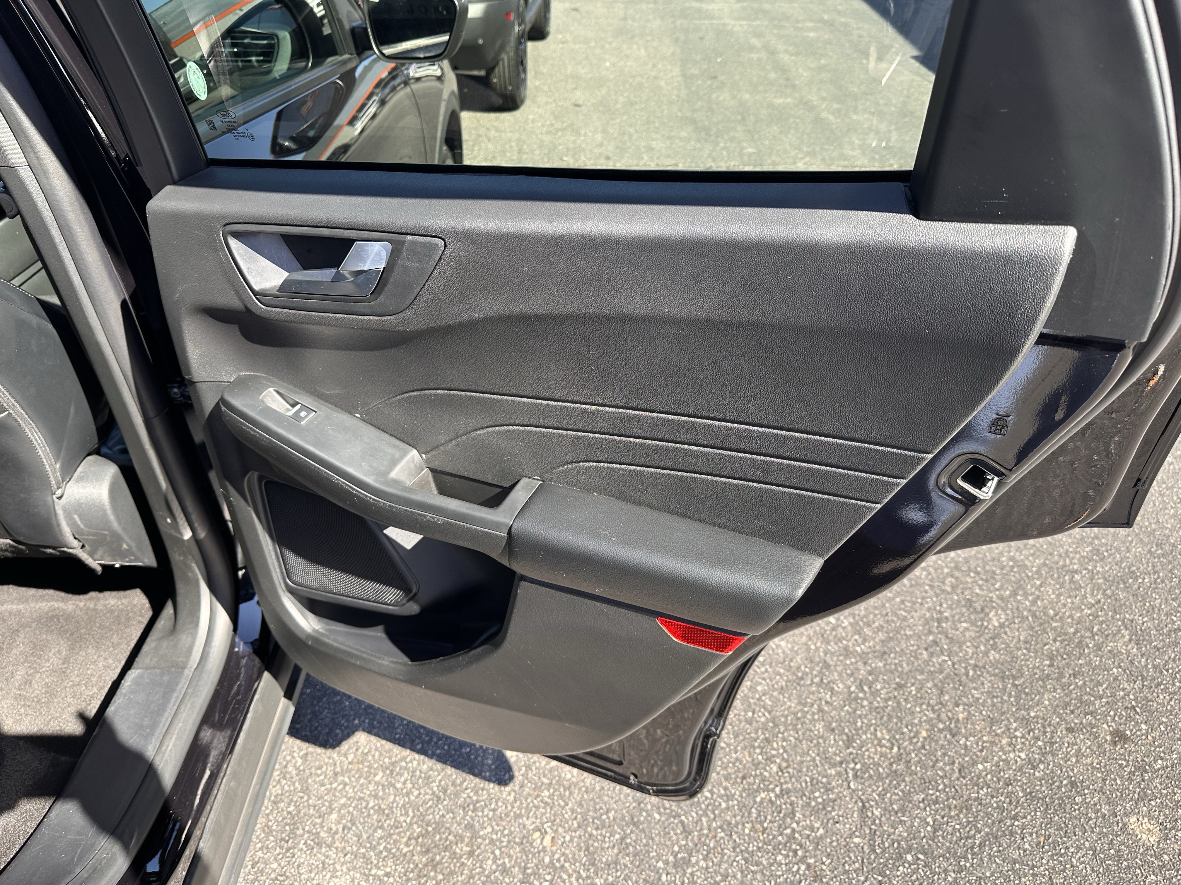 Certified 2025 Ford Escape ST-Line FWD image 15