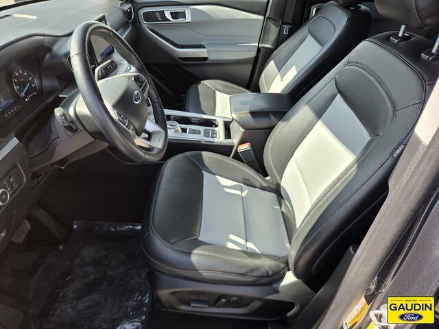 Certified 2023 Ford Explorer XLT w/ Equipment Group 202A RWD image 11