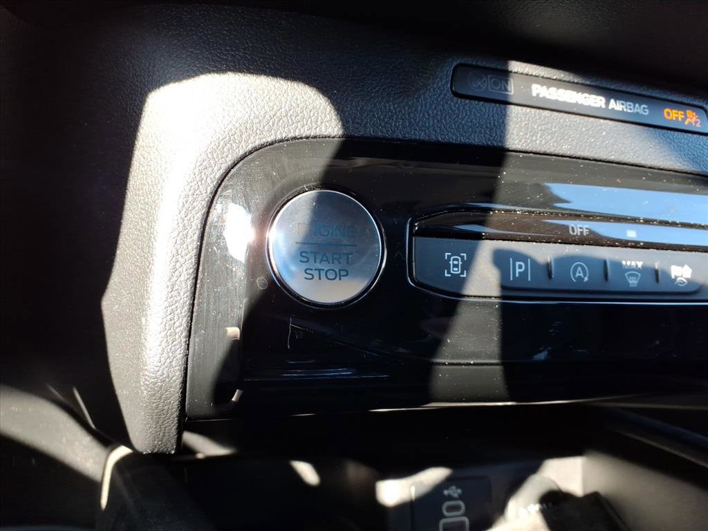 Certified 2024 Ford Escape Platinum image 24