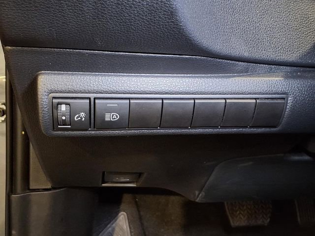 Used 2025 Toyota Corolla LE image 17
