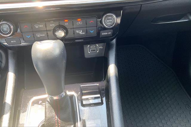 Used 2022 Jeep Compass Trailhawk w/ Trailhawk Convenience Group AWD/4WD image 34