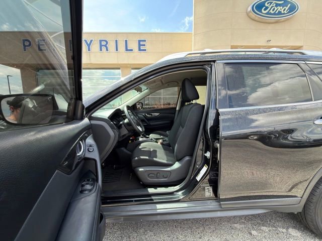 Used 2019 Nissan Rogue SV FWD image 8