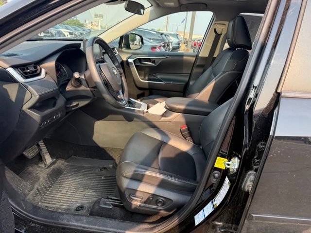 Used 2021 Toyota RAV4 XLE Premium AWD/4WD image 2