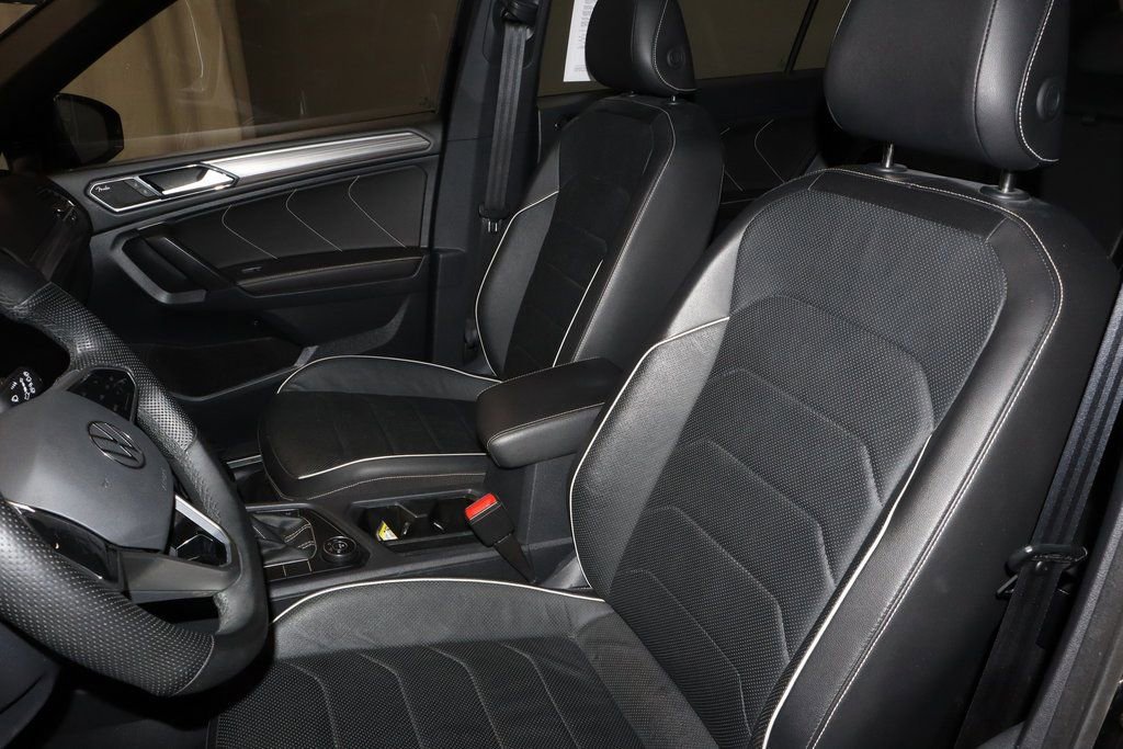 Used 2024 Volkswagen Tiguan SEL R-Line image 26
