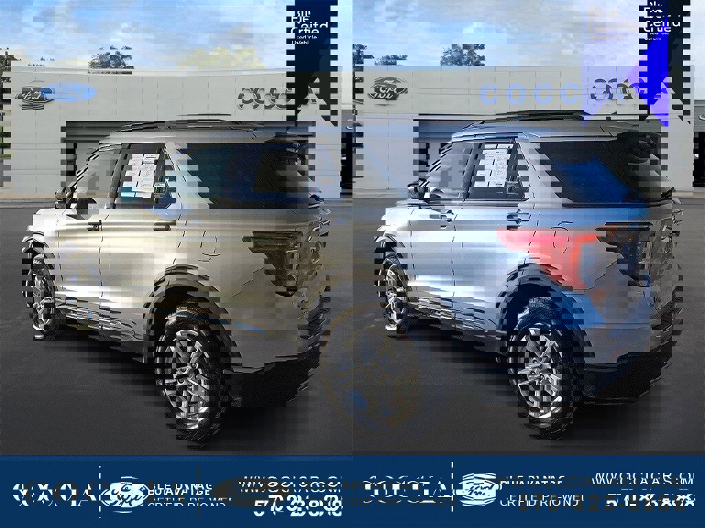 Certified 2022 Ford Explorer XLT w/ Equipment Group 202A image 3