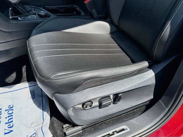 Used 2024 Volkswagen Tiguan SE R-Line AWD/4WD image 26