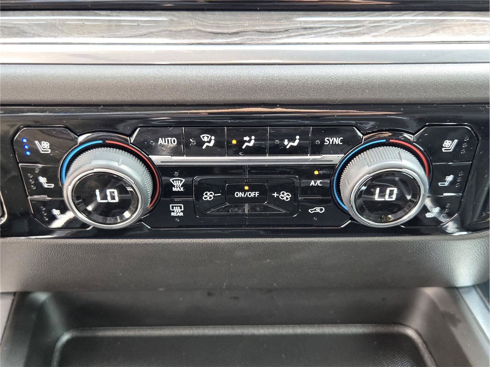 Used 2025 Chevrolet Silverado 2500 LTZ w/ LTZ Plus Package AWD/4WD image 17