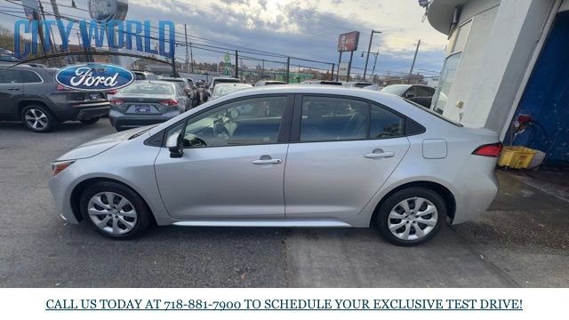 Used 2022 Toyota Corolla LE image 4