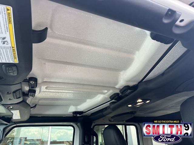 Used 2021 Jeep Wrangler Unlimited Sahara AWD/4WD image 33