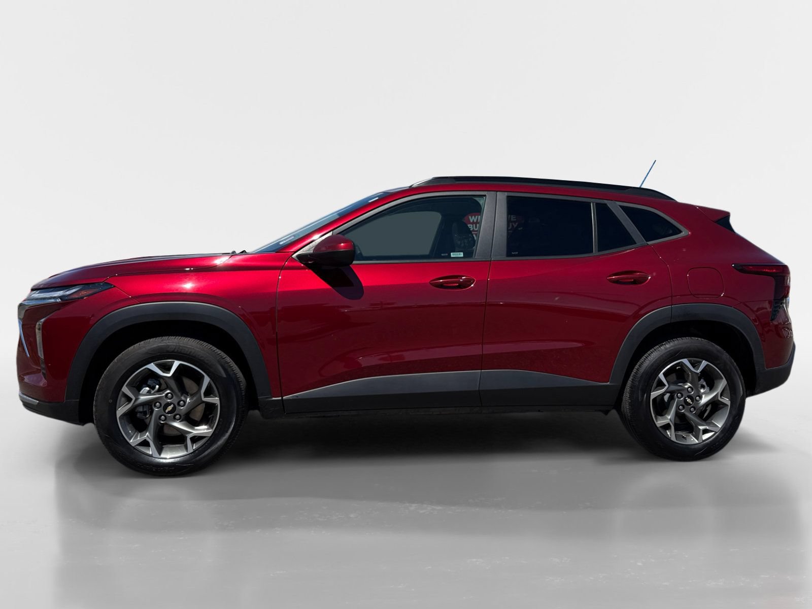 Used 2025 Chevrolet Trax LT w/ LT Convenience Package FWD image 2