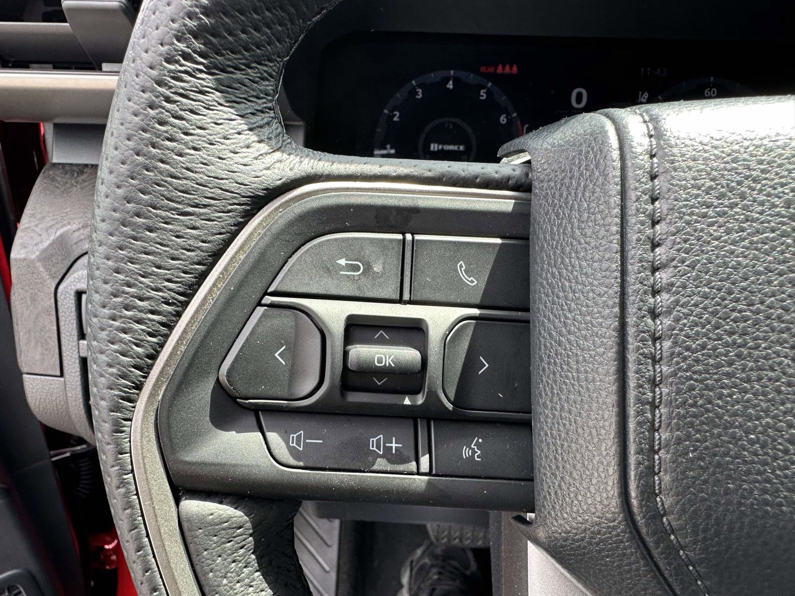 Used 2024 Toyota Tacoma Limited w/ Limited Package (LT) AWD/4WD image 33