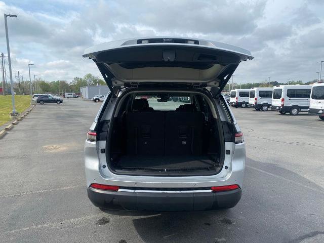 Used 2023 Jeep Grand Cherokee L Limited image 7