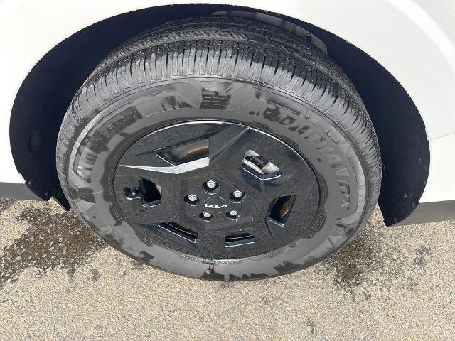 Used 2025 Kia Carnival image 37