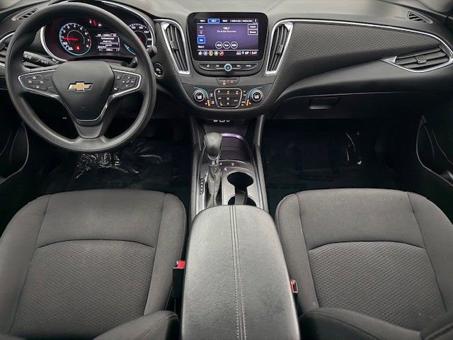 Used 2021 Chevrolet Malibu LT FWD image 17