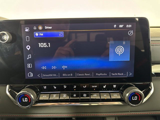 Used 2025 Chevrolet Colorado Z71 AWD/4WD image 15