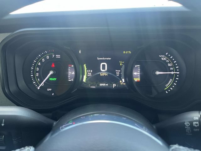 Used 2025 Jeep Wrangler Unlimited Sahara AWD/4WD image 24