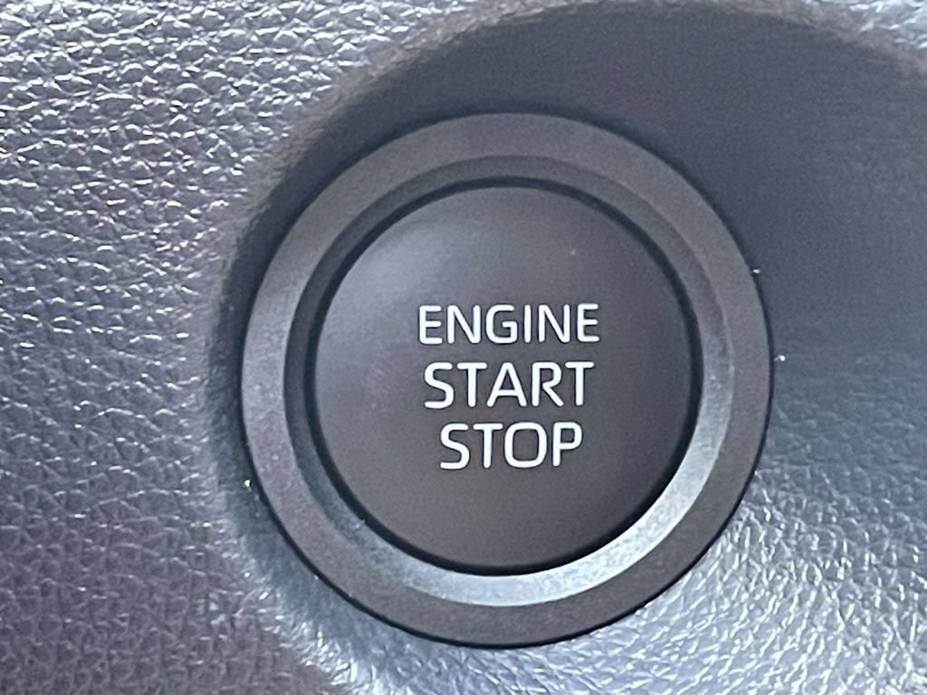 Used 2026 Toyota Corolla Cross XLE FWD image 24