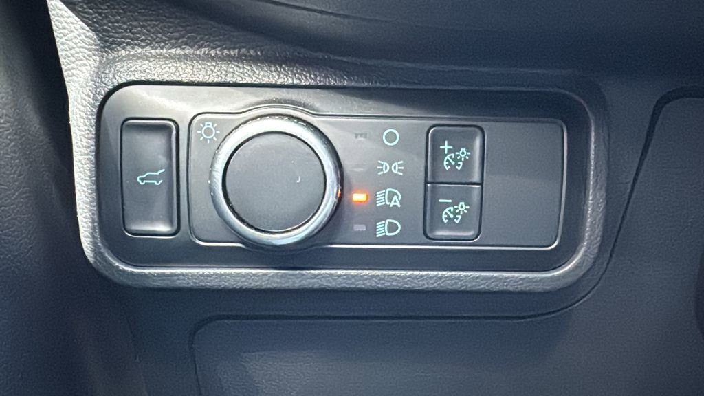 Certified 2025 Ford Explorer Active RWD image 17
