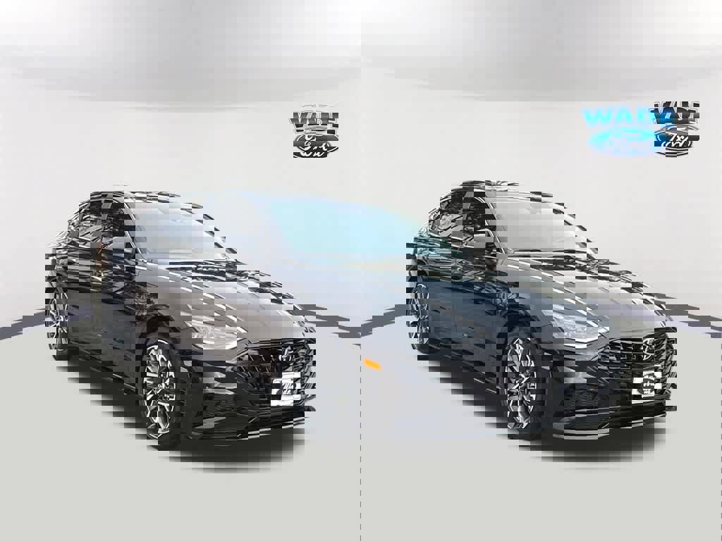 Used 2023 Hyundai Sonata Limited w/ Preferred Accessory Package image 3