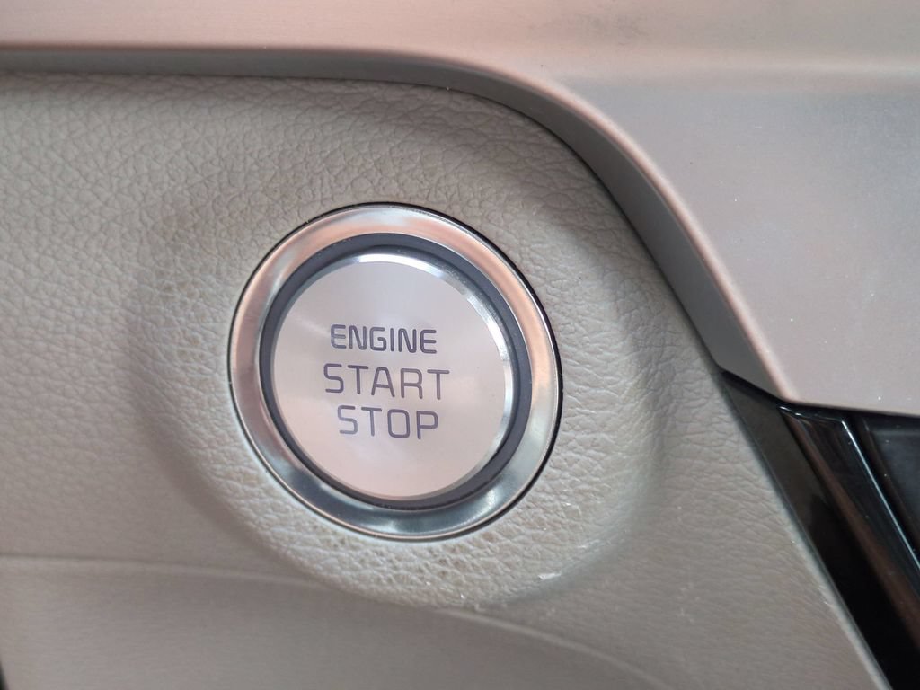 Used 2023 Kia Telluride EX w/ EX Captain's Chair Package FWD image 32