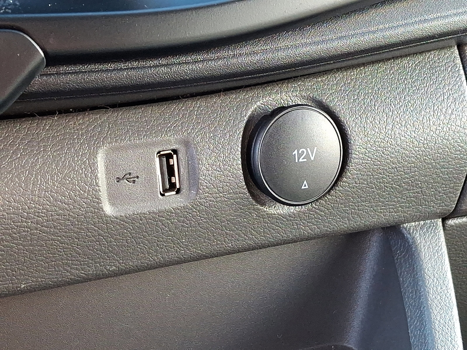 Certified 2024 Ford Transit 250 Low Roof w/ Exterior Upgrade Package image 24