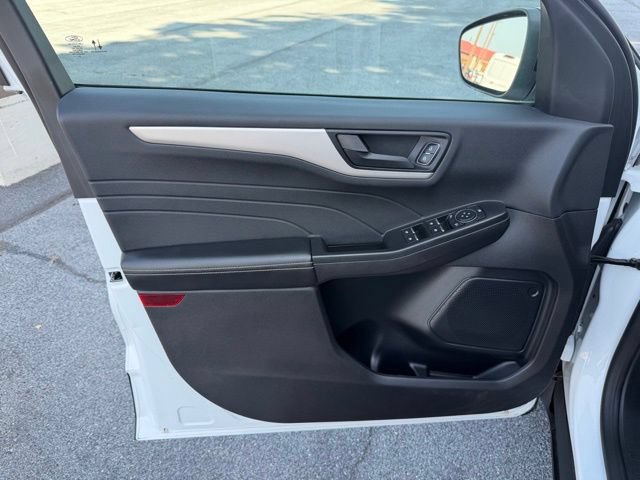 Certified 2022 Ford Escape SE w/ SE Sport Appearance Package AWD/4WD image 13