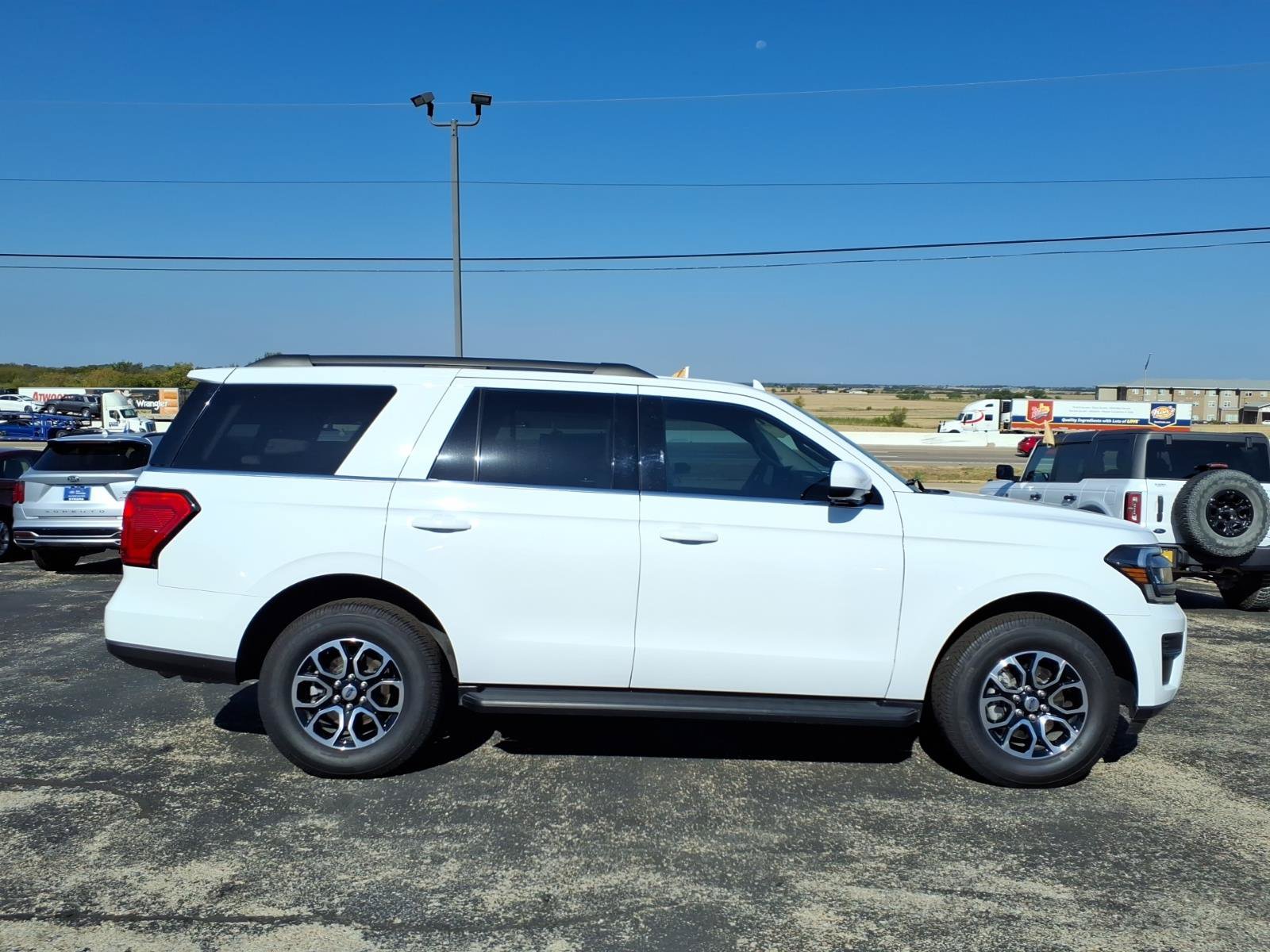 Certified 2023 Ford Expedition XLT RWD image 4