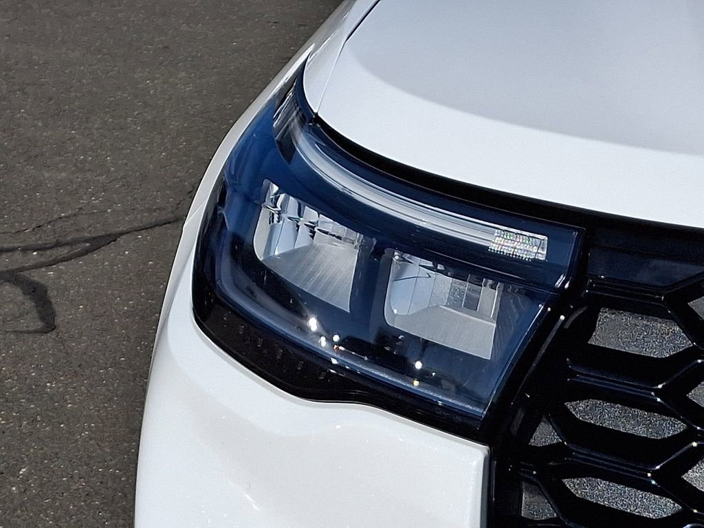 Certified 2025 Ford Explorer ST AWD/4WD image 9