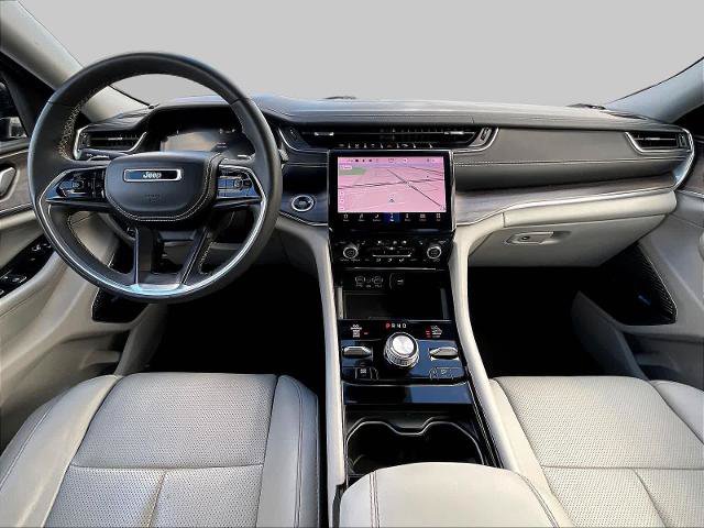 Used 2023 Jeep Grand Cherokee Overland w/ Luxury Tech Group IV AWD/4WD image 9