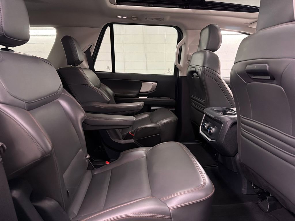 Certified 2025 Ford Expedition Active image 32