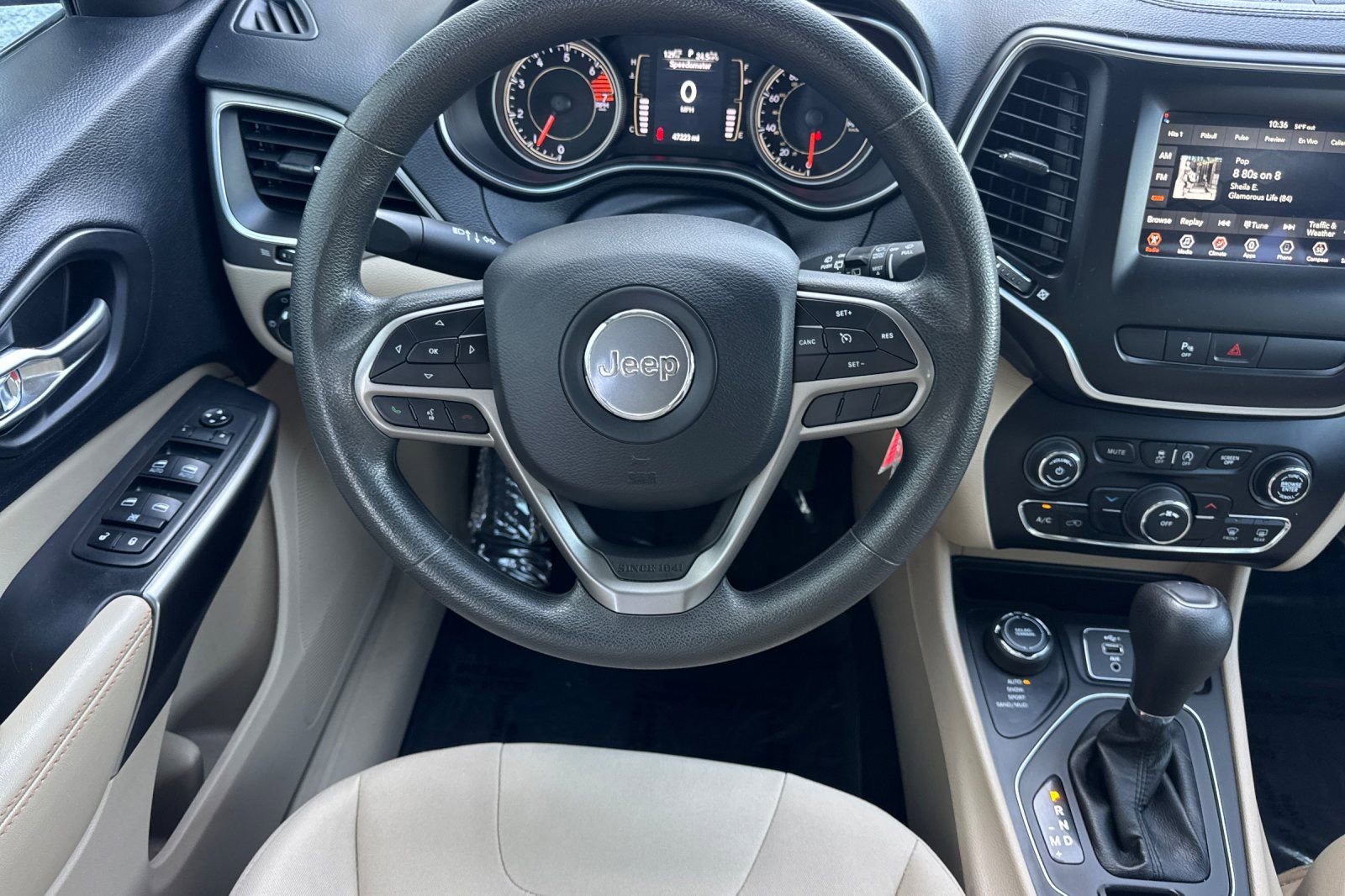 Used 2020 Jeep Cherokee Latitude AWD/4WD image 17
