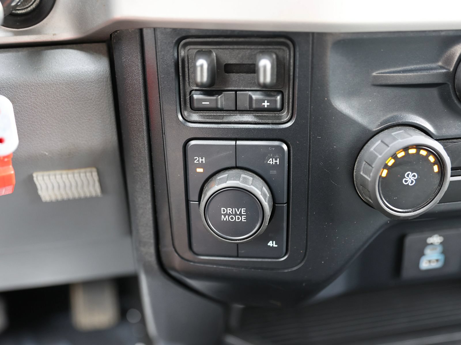 Certified 2024 Ford F250 XLT AWD/4WD image 33
