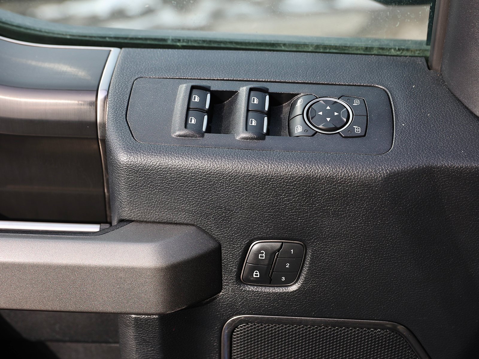 Certified 2020 Ford F150 Raptor w/ Equipment Group 802A Luxury image 45