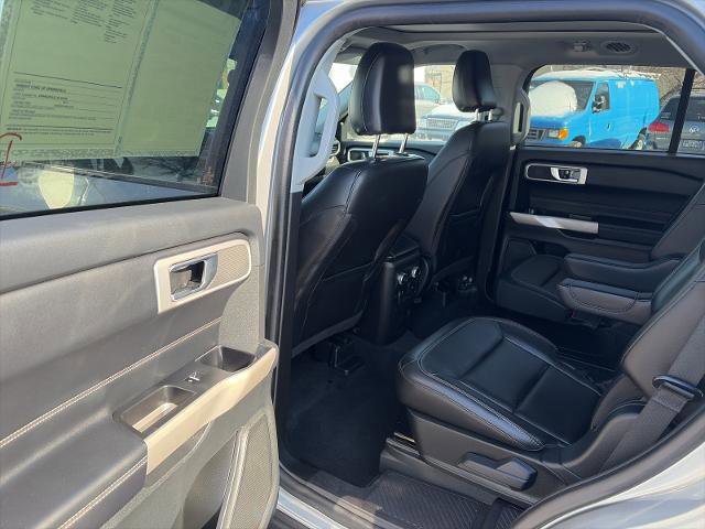Certified 2022 Ford Explorer XLT w/ Equipment Group 202A image 18
