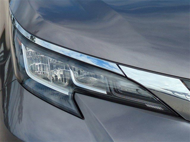 Used 2022 Toyota Sienna XLE image 10