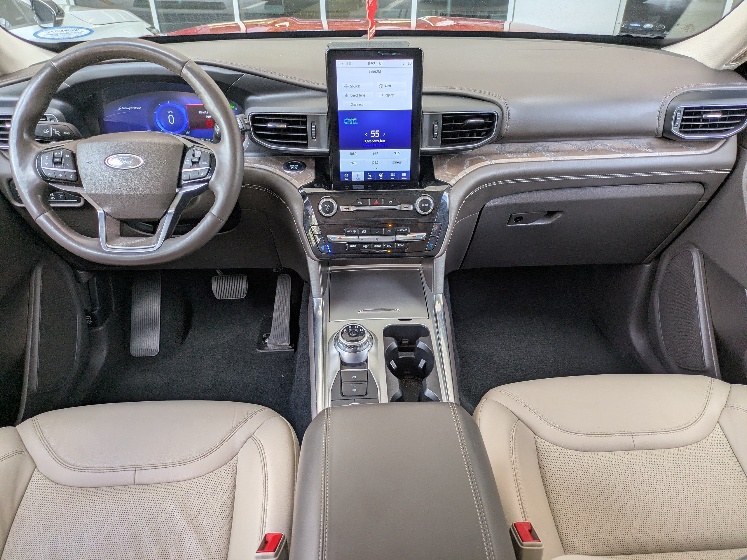 Certified 2022 Ford Explorer Platinum w/ Technology Package AWD/4WD image 17
