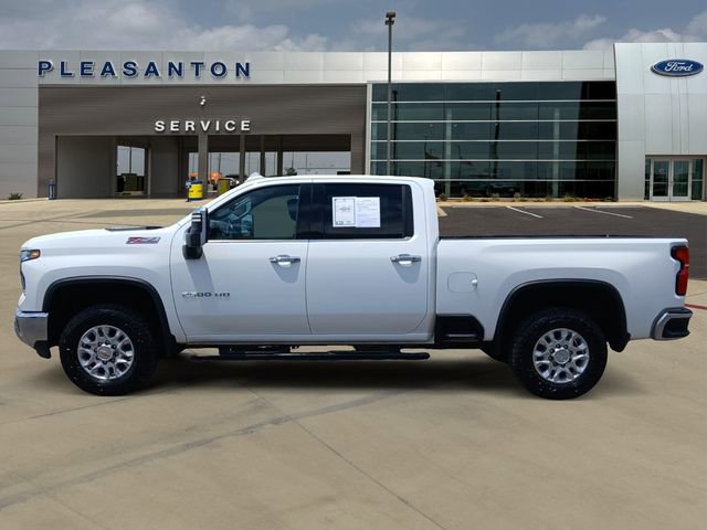 Used 2025 Chevrolet Silverado 2500 LTZ w/ LTZ Convenience Package AWD/4WD image 2