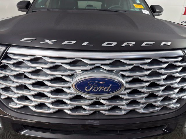 Certified 2020 Ford Explorer Platinum w/ Premium Technology Package AWD/4WD image 4