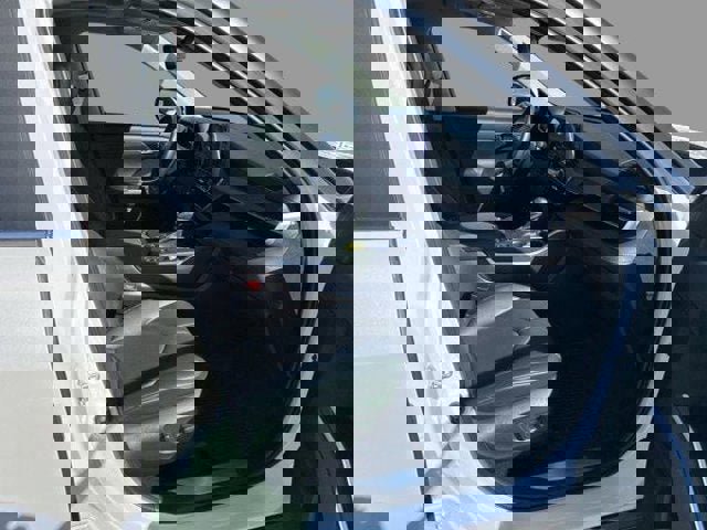 Used 2023 Toyota Highlander XLE image 11