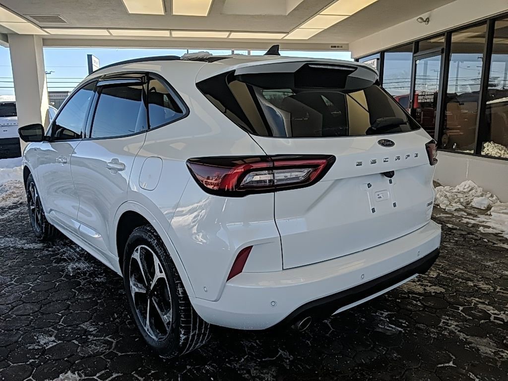 Certified 2023 Ford Escape ST-Line Elite w/ Premium Technology Package image 5