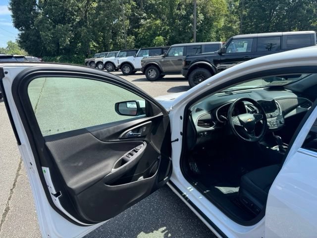 Used 2020 Chevrolet Malibu RS w/ LPO, Convenience Package 1 FWD image 12