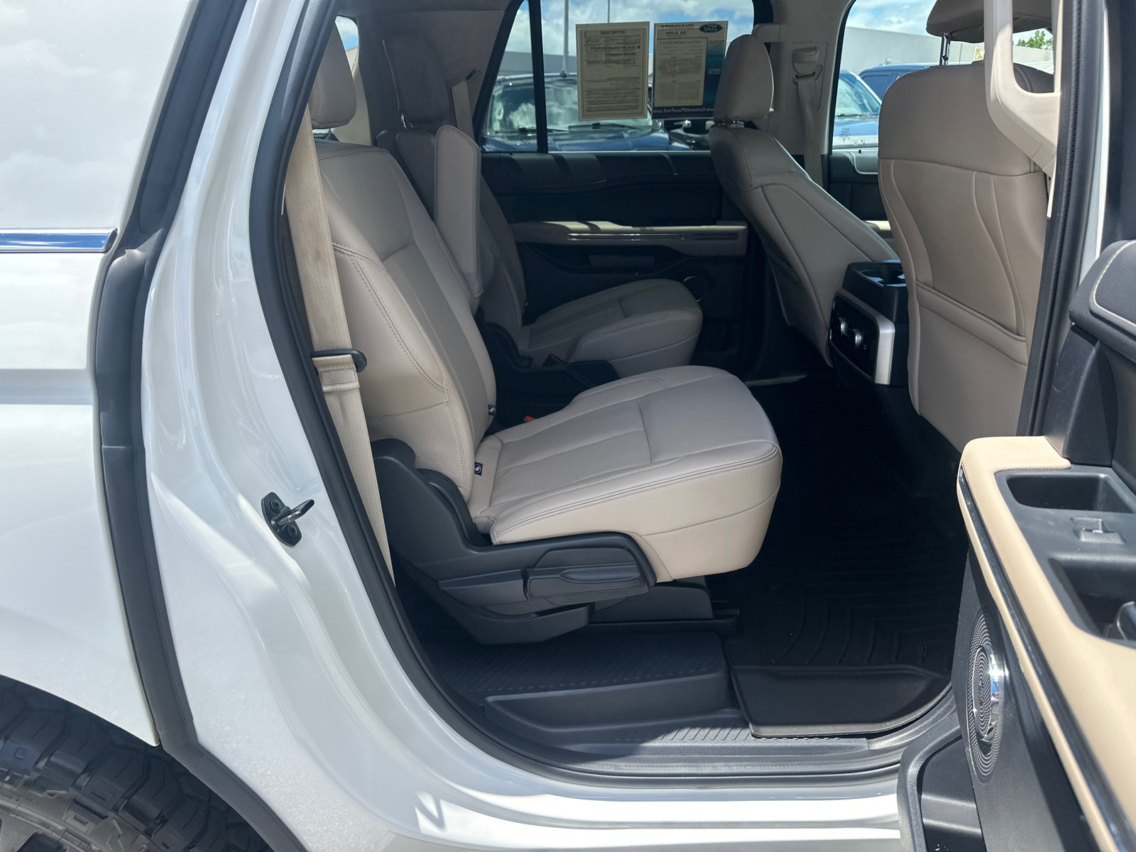 Certified 2023 Ford Expedition Max XLT RWD image 15