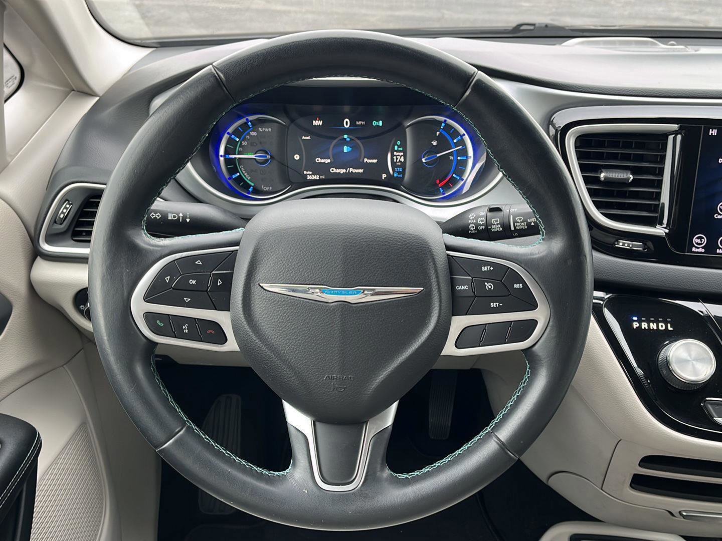 Used 2018 Chrysler Pacifica Touring-L image 22