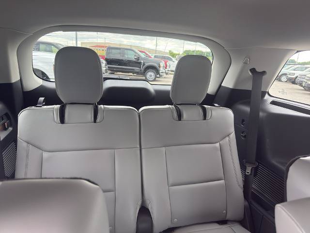 Certified 2025 Ford Explorer Active w/ Active Comfort Package AWD/4WD image 19