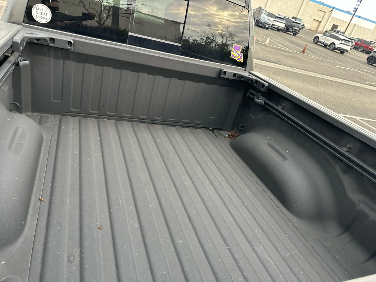 Used 2022 RAM 1500 Laramie w/ Laramie Southwest Edition image 18