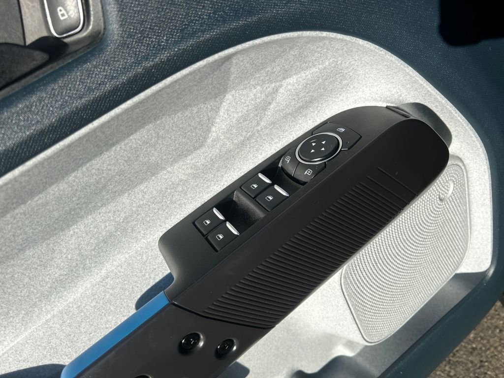 Certified 2025 Ford Maverick XLT w/ 4K Tow Package image 18